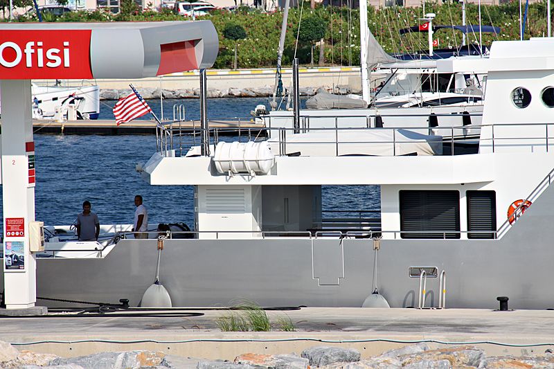 Ceylan yacht entering Didim marina