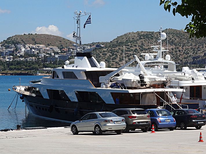 Aetea yacht in Vouliagmeni