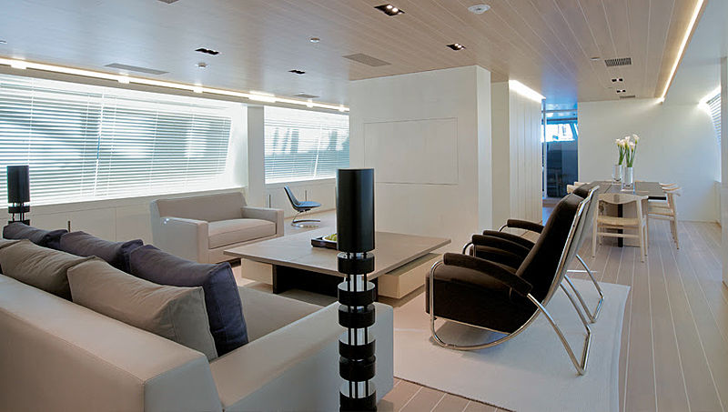 Baracuda Valetta yacht saloon