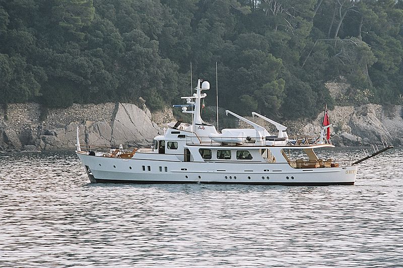 Shyraga yacht cruising