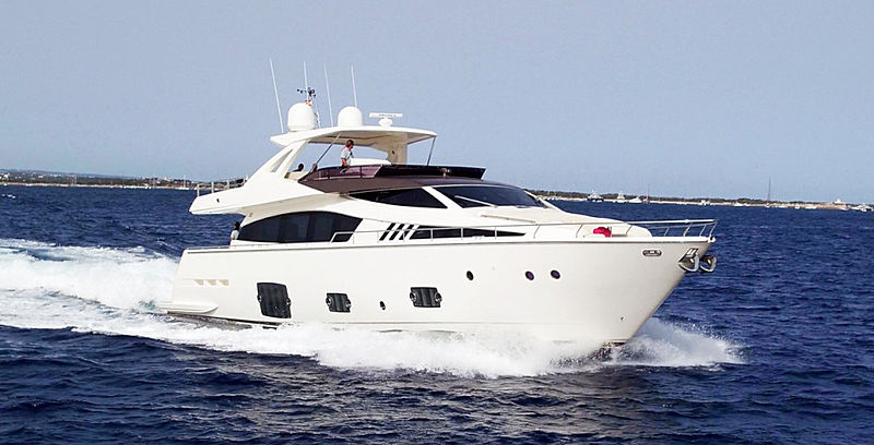 La Pace yacht cruising