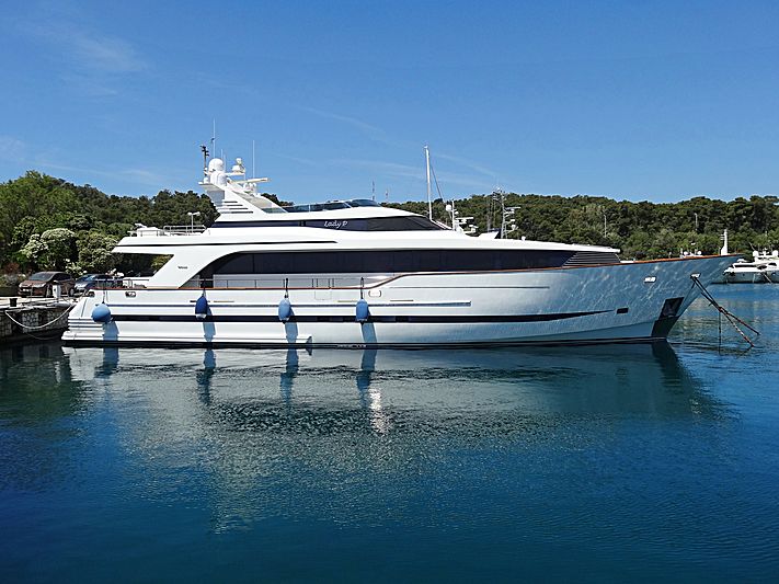 Lady p yacht in Vouliagmeni