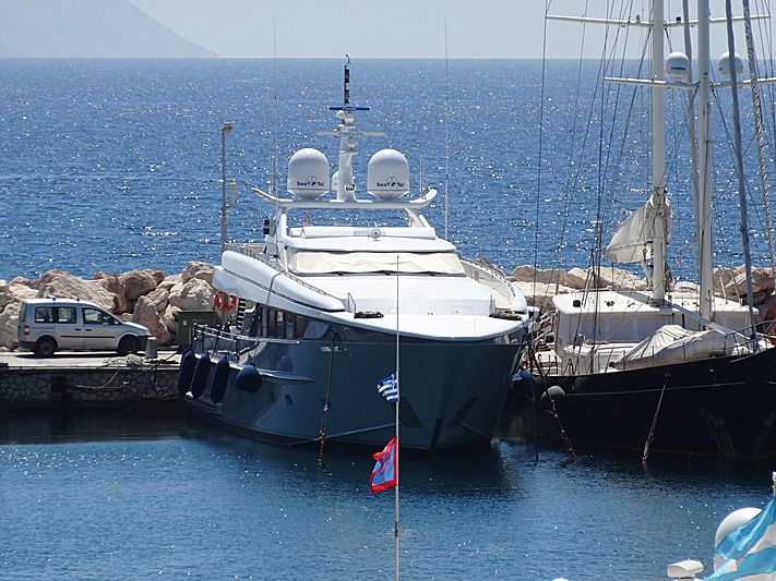 Serenity D yacht in Vouliagmeni