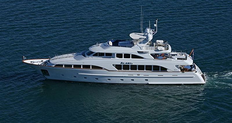 Alani II yacht cruising