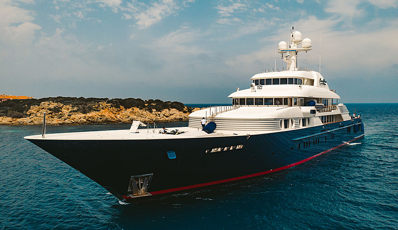 Cocoa Bean yacht cruising