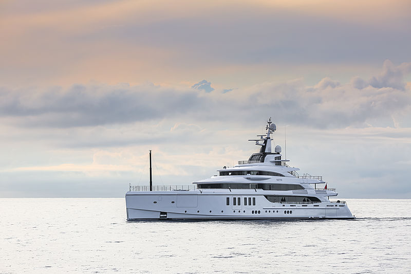 Metis yacht cruising