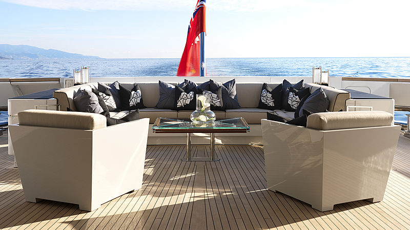 Sealyon yacht aft deck