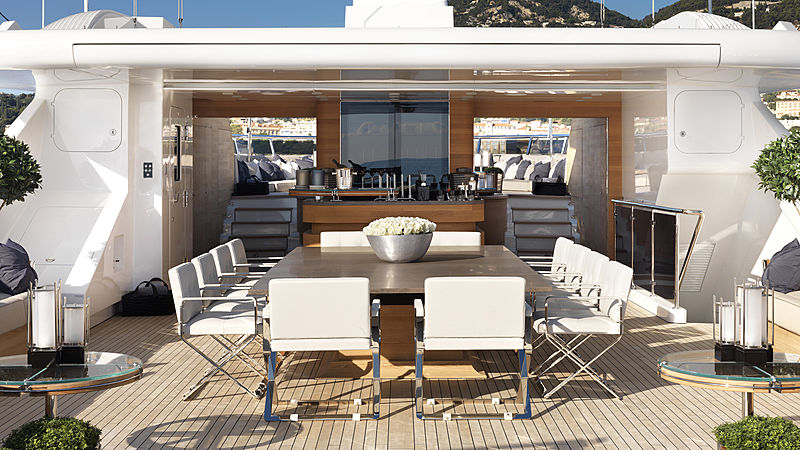 Sealyon yacht sundeck
