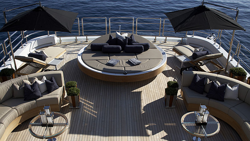 Sealyon yacht sundeck