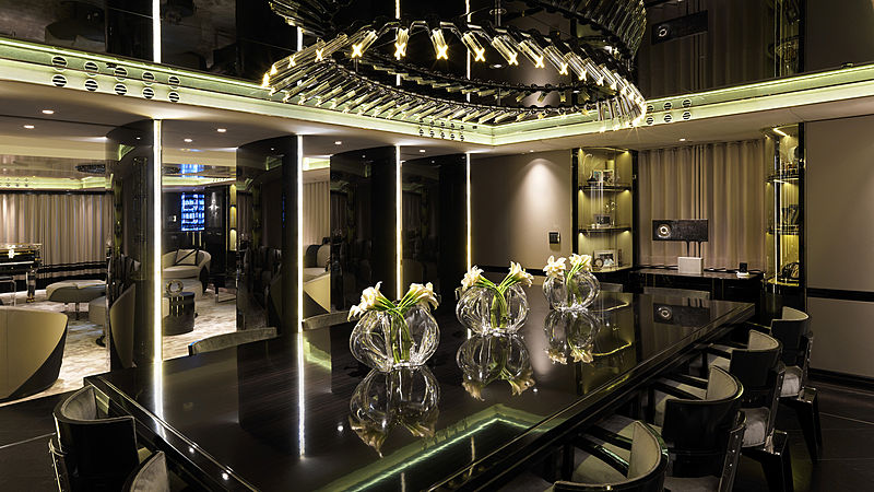 Sealyon yacht stateroom