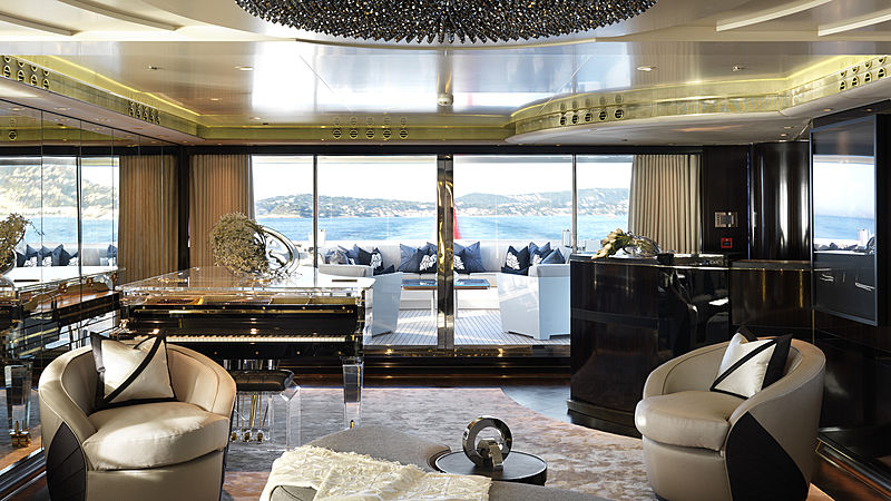 Sealyon yacht saloon