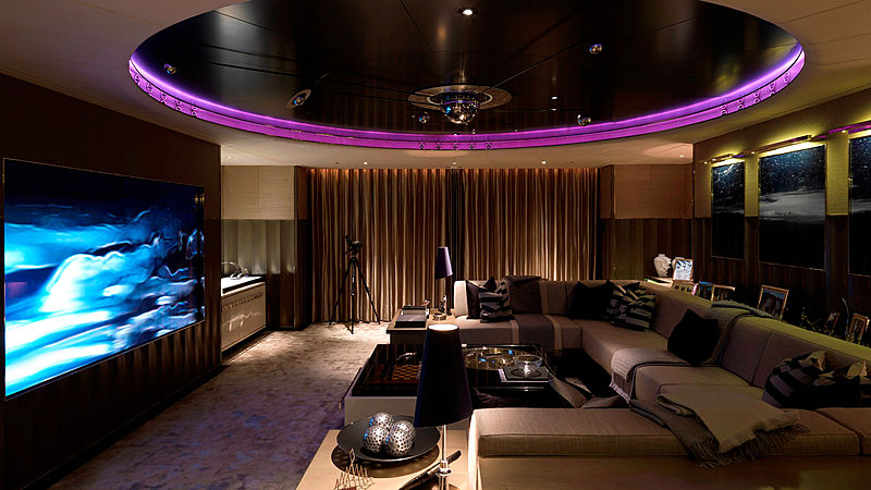 Sealyon yacht saloon