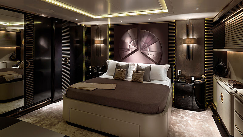 Sealyon yacht stateroom