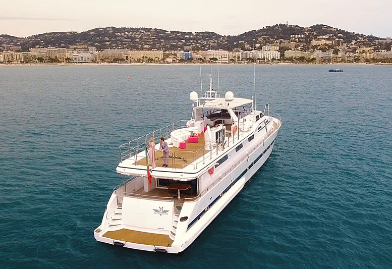 Queen South yacht off Nice