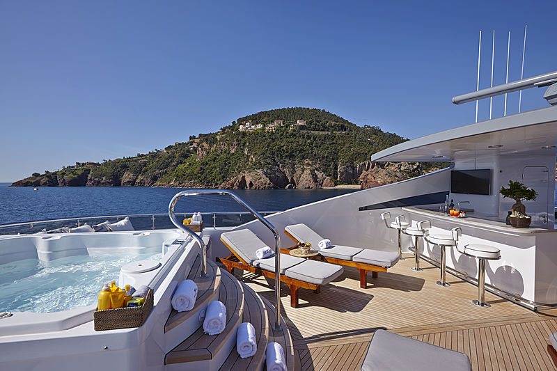 Zoom Zoom Zoom yacht sundeck