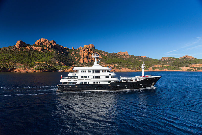 Grand Rusalina yacht cruising