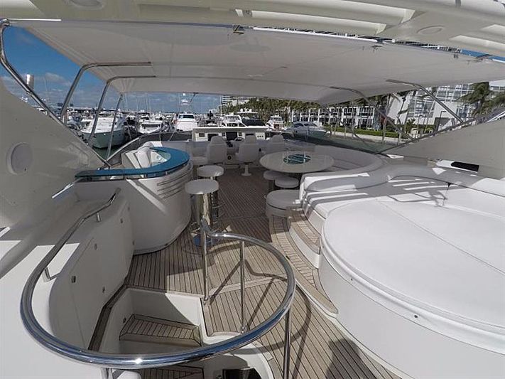 Free Wind II yacht deck