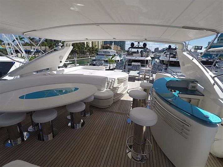 Free Wind II yacht deck