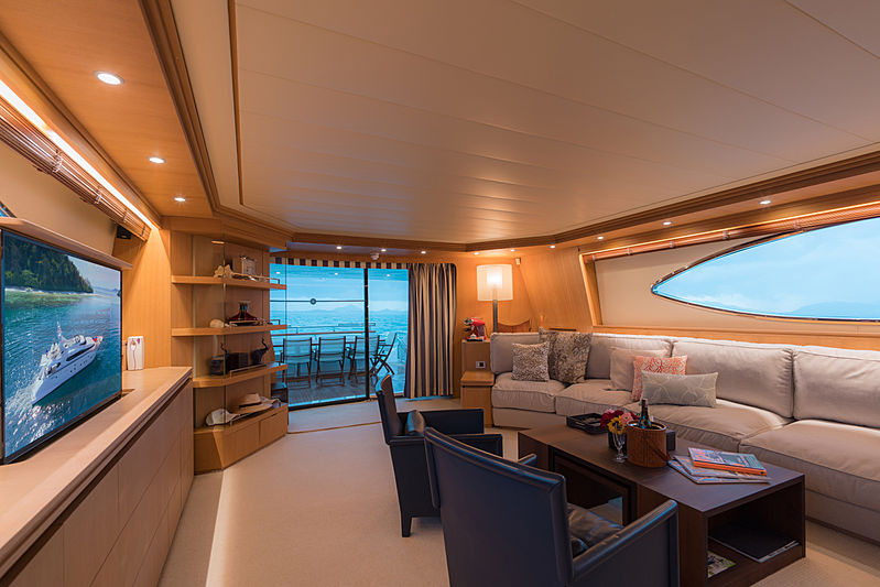 Aveline yacht saloon