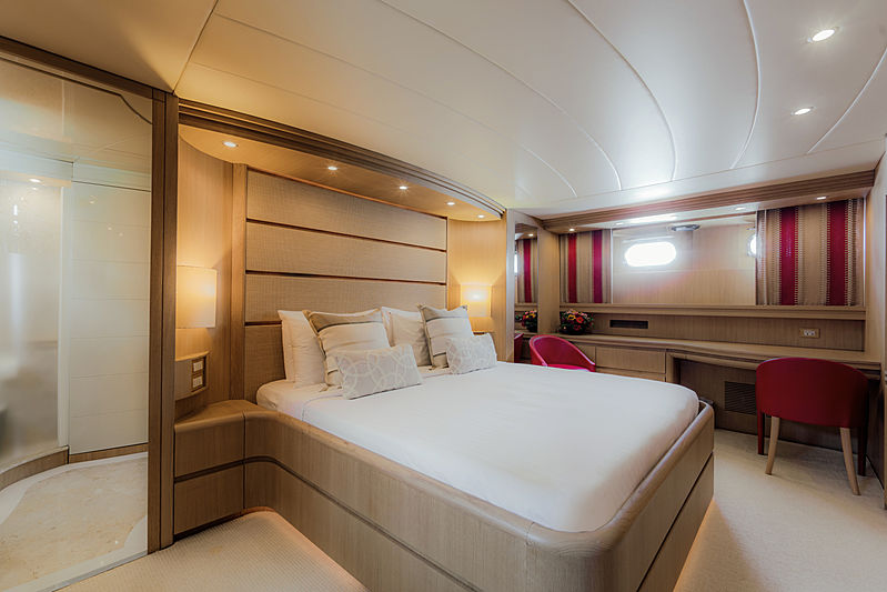 Aveline yacht master cabin