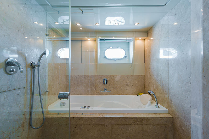 Aveline yacht bathroom