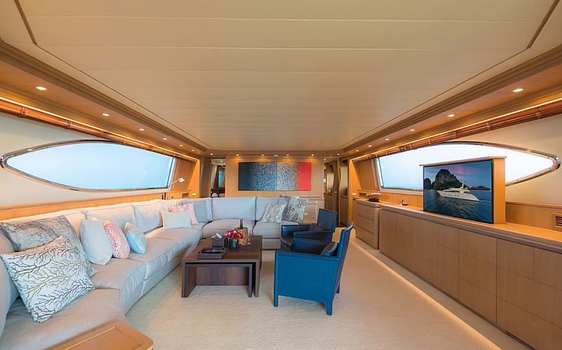 Aveline yacht saloon