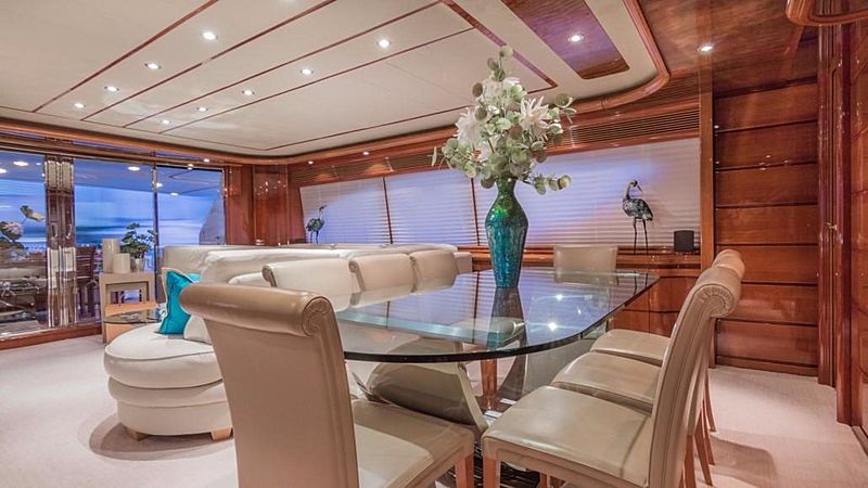 Paradise yacht saloon
