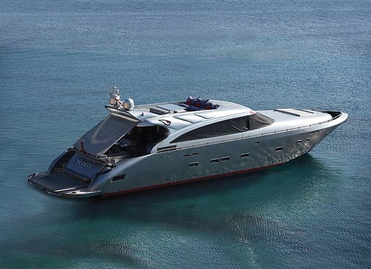 Reveil yacht anchored