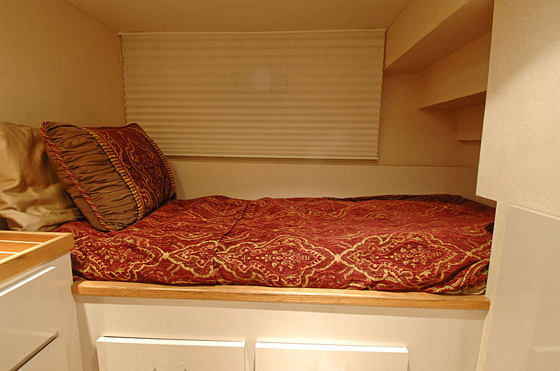Lady O yacht single cabin