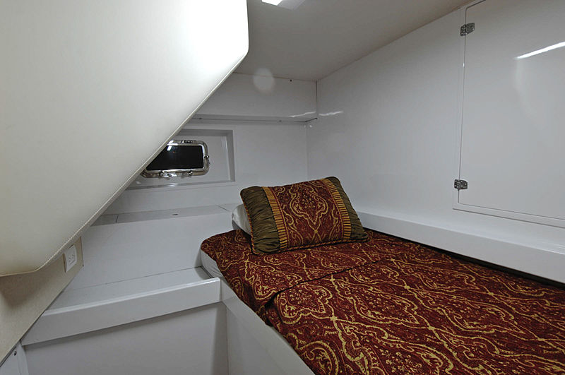 Lady O yacht single cabin