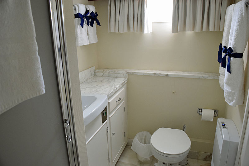Aurore yacht bathroom