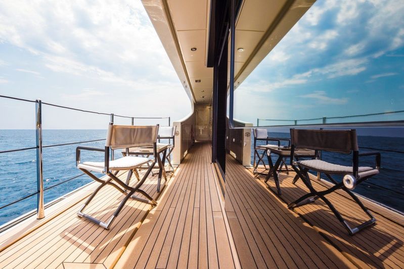 Elixir side deck balcony