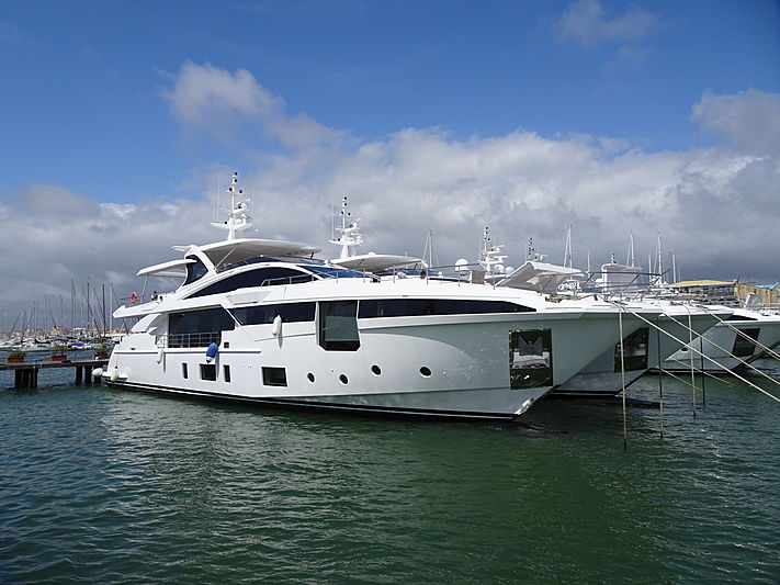 Mr Oh yacht in Viareggio
