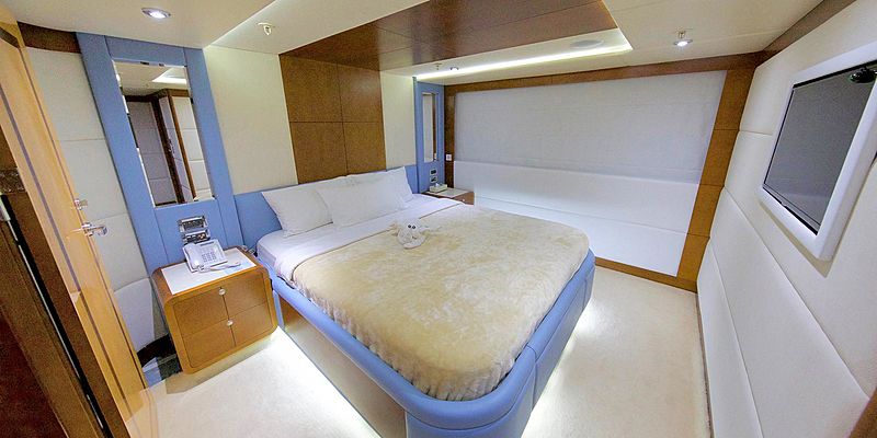Moonlight yacht stateroom