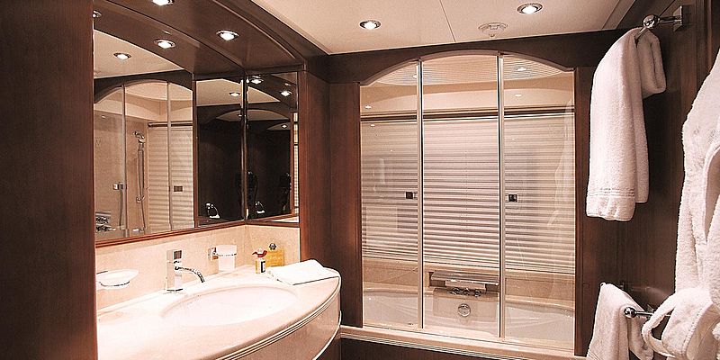 More yacht bathroom