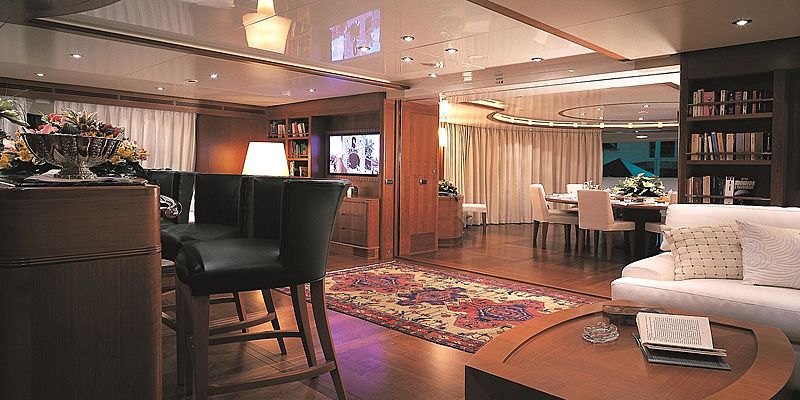 More yacht saloon
