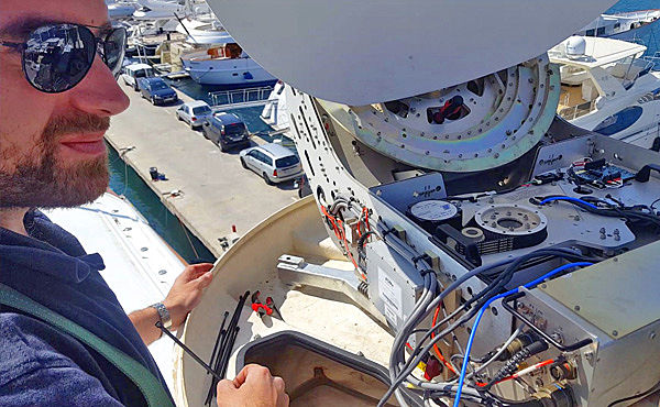 OmniAccess engineering VSAT antenna