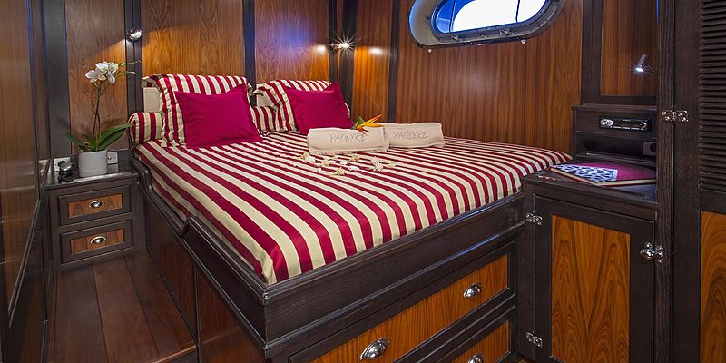 Paolyre yacht cabin