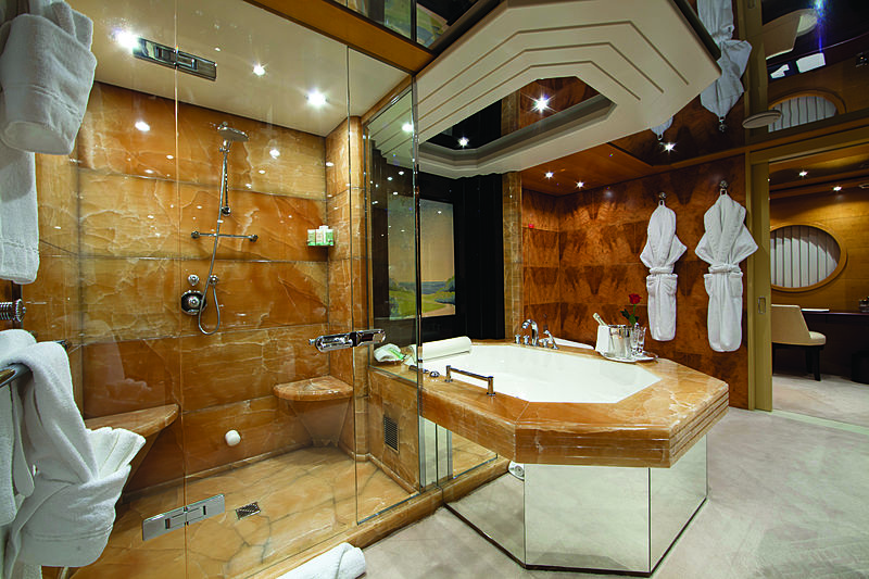 Sarah yacht bathroom