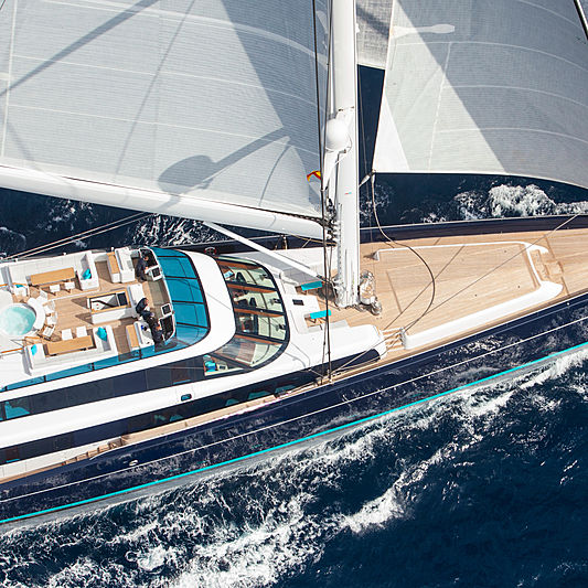 Aquijo yacht deckhouse