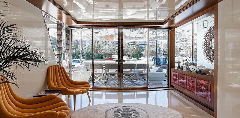Babousha yacht saloon