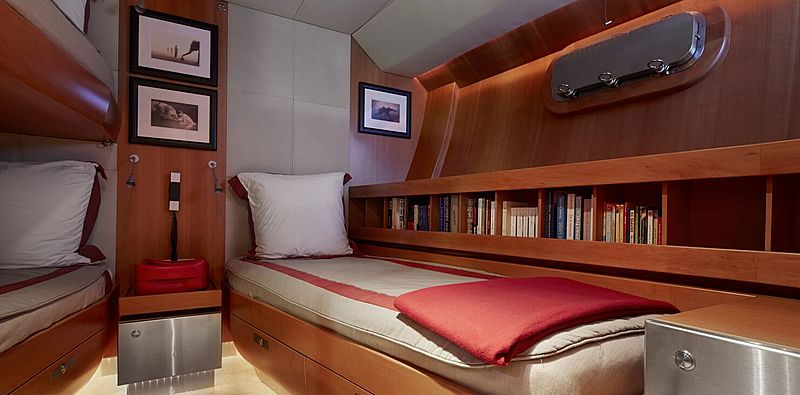Silvertip B yacht stateroom