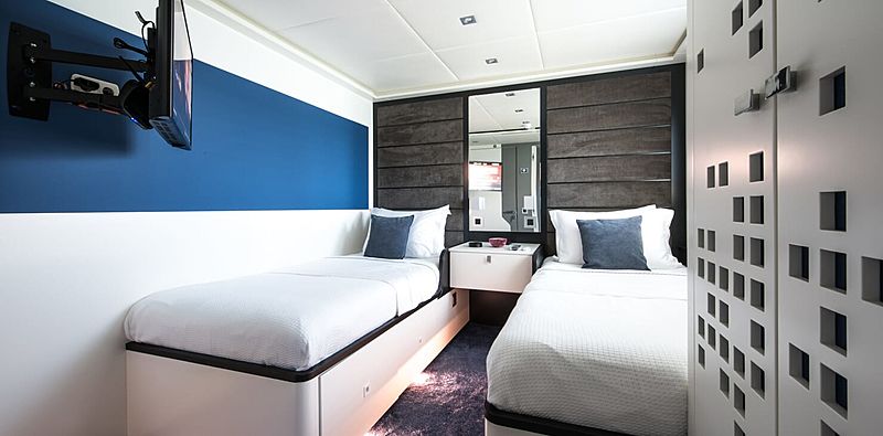 Serenitas yacht stateroom