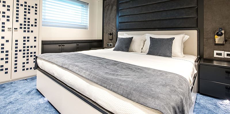 Serenitas yacht stateroom