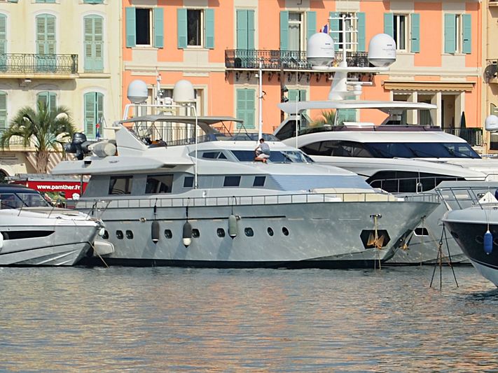 Bojangles yacht in Cannes