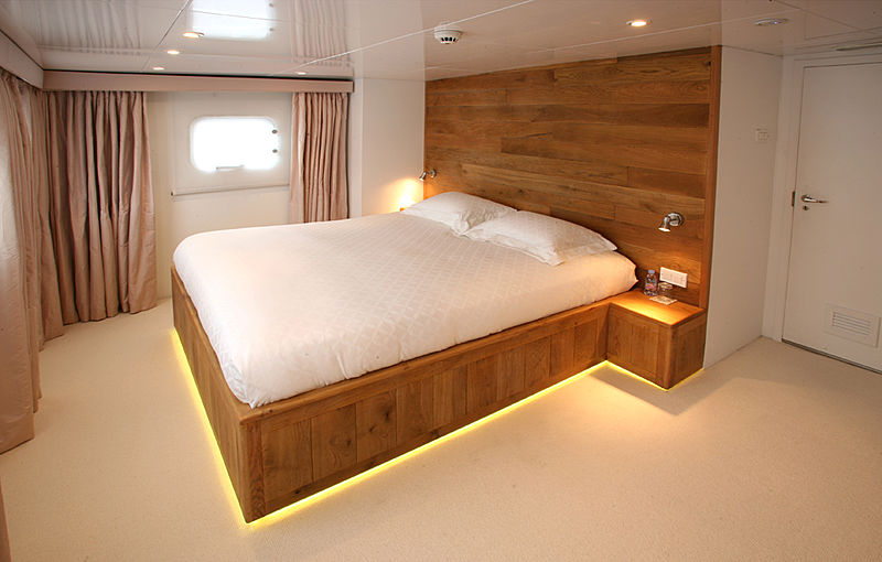 Akula yacht cabin