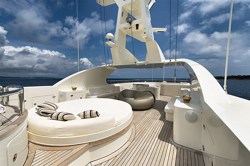 Tommy yacht sundeck