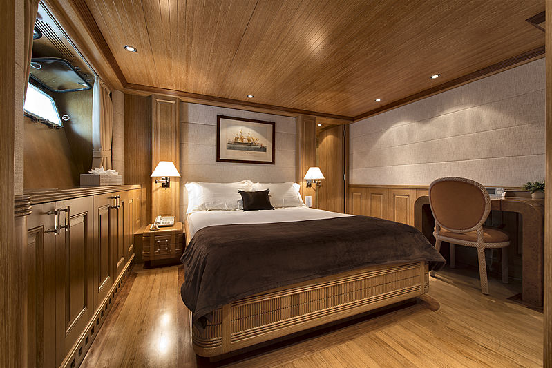 Tommy yacht stateroom