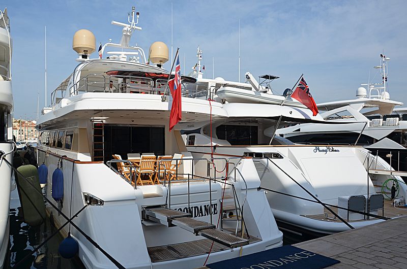Moondance yacht in Cannes