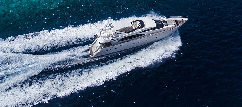 Vitavelli yacht cruising